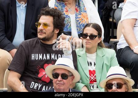 Amir Haddad et sa femme Lital se sont debout lors de l'Open de tennis français à l'arène Roland-Garros le 09 juin 2019 à Paris, France. Photo de Nasser Berzane/ABACAPRESS.COM Banque D'Images