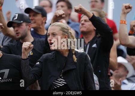 Kristina Mladenovic, la petite amie de Dominic Thiem, a vu lorsque Rafael Nadal, en Espagne, bat Dominic Thiem 6-3, 5-7, 6-1, 6-1 en Autriche, lors de la finale masculine de l'Open de tennis français BNP Paribas 2019, au stade Roland-Garros, à Paris, en France, le 9 juin 2019. Photo de Henri Szwarc/ABACAPRESS.COM Banque D'Images