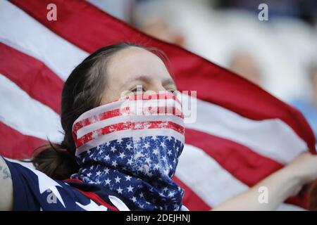 Les fans des États-Unis lors du match de la coupe du monde de football féminin FIFA 2019 du Groupe F, les États-Unis contre la Thaïlande au stade de Reims, Reims, France, le 11 juin 2019. Les États-Unis ont gagné 0-0. Photo de Henri Szwarc/ABACAPRESS.COM Banque D'Images