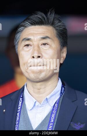 L'entraîneur chinois Jia Xiuqan (CHN) lors du match du groupe B de la coupe du monde des femmes de la FIFA 2019 entre l'Afrique du Sud et la Chine, au stade du Parc des Princes, le 13 juin 2019 à Paris, en France. Photo de Loic Baratoux/ABACAPRESS.COM Banque D'Images