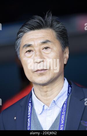 L'entraîneur chinois Jia Xiuqan (CHN) lors du match du groupe B de la coupe du monde des femmes de la FIFA 2019 entre l'Afrique du Sud et la Chine, au stade du Parc des Princes, le 13 juin 2019 à Paris, en France. Photo de Loic Baratoux/ABACAPRESS.COM Banque D'Images