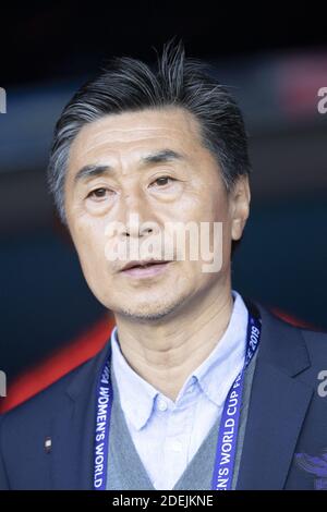 L'entraîneur chinois Jia Xiuqan (CHN) lors du match du groupe B de la coupe du monde des femmes de la FIFA 2019 entre l'Afrique du Sud et la Chine, au stade du Parc des Princes, le 13 juin 2019 à Paris, en France. Photo de Loic Baratoux/ABACAPRESS.COM Banque D'Images