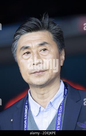 L'entraîneur chinois Jia Xiuqan (CHN) lors du match du groupe B de la coupe du monde des femmes de la FIFA 2019 entre l'Afrique du Sud et la Chine, au stade du Parc des Princes, le 13 juin 2019 à Paris, en France. Photo de Loic Baratoux/ABACAPRESS.COM Banque D'Images