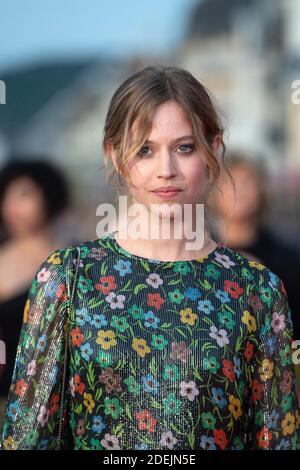 Lou de Laage assistant au tapis rouge lors du 33ème Festival du film de Cabourg à Cbourg, France, le 14 juin 2019. Photo d'Aurore Marechal/ABACAPRESS.COM Banque D'Images