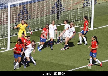 Action de défense lors de la coupe du monde de football féminin FIFA 2019 Groupe F Match, USA contre Chili au Parc des Princes, Paris, France le 16 juin 2019. Les États-Unis ont gagné 3-0. Photo de Henri Szwarc/ABACAPRESS.COM Banque D'Images