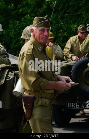 LES Rangers DE l'armée AMÉRICAINE vêtus des uniformes des Rangers de la Seconde Guerre mondiale se dressent ensemble après qu'ils ont graviré les falaises de la Pointe du hoc lors d'une reconstitution de l'assaut du jour J le 05 juin 2019 près de Cricqueville-en-Bessin, en France, le 6 juin 1944. LES Rangers DE l'armée AMÉRICAINE ont réduit les falaises dans l'obscurité pour attaquer une position allemande fortifiée dans le cadre de l'invasion du débarquement allié. Les anciens combattants, les familles, les visiteurs et le personnel militaire se réunissent en Normandie pour commémorer le 6 juin, le 75e anniversaire du jour J, qui a annoncé l'avance des alliés vers l'Allemagne et la victoire environ 11 mois plus tard. Photo de Karim Banque D'Images