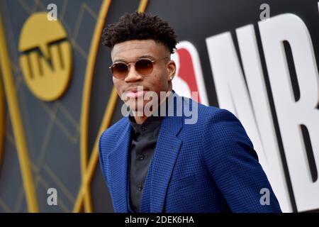 Giannis Antetokounmpo participe aux NBA Awards 2019 à Barker Hangar le 24 juin 2019 à Santa Monica, CA, États-Unis. Photo de Lionel Hahn/ABACAPRESS.COM Banque D'Images