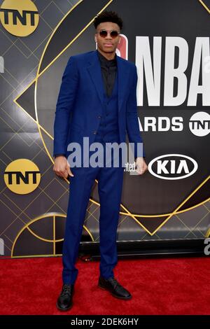 Giannis Antetokounmpo participe aux NBA Awards 2019 à Barker Hangar le 24 juin 2019 à Santa Monica, CA, États-Unis. Photo de Lionel Hahn/ABACAPRESS.COM Banque D'Images