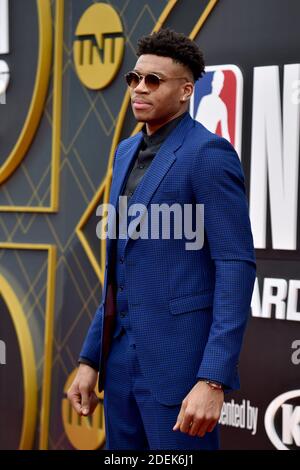 Giannis Antetokounmpo participe aux NBA Awards 2019 à Barker Hangar le 24 juin 2019 à Santa Monica, CA, États-Unis. Photo de Lionel Hahn/ABACAPRESS.COM Banque D'Images