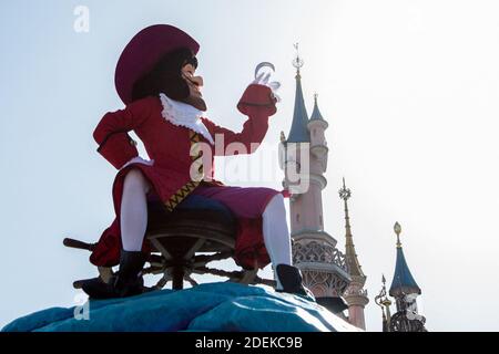 Défilent les étoiles de Disney lors de l'événement du Lion King Festival à Disneyland Paris le 29 juin 2019 à Paris, France. Photo de Nasser Berzane/ABACAPRESS.COM Banque D'Images