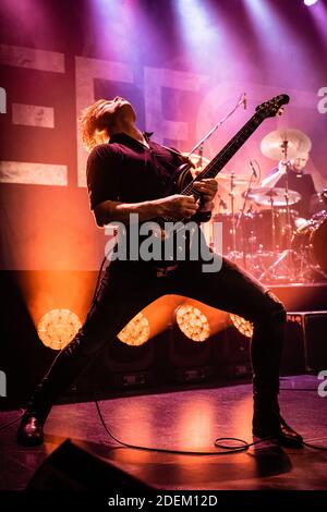 Copenhague, Danemark. 27 novembre 2020. Le groupe de Metal progressiste danois Defecto joue un concert à VEGA à Copenhague. Ici, le guitariste Frederik Moller est vu en direct sur scène. (Crédit photo: Gonzales photo - Nikolaj Bransholm). Banque D'Images