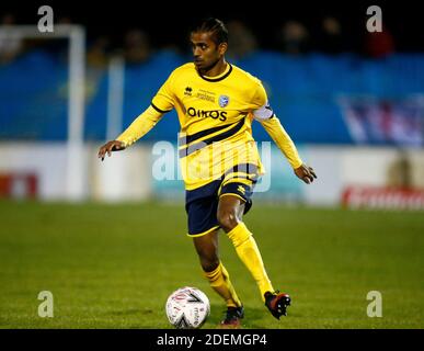 CANVEY, ANGLETERRE - NOVEMBRE 30: Jey Siva de l'île Canvey pendant la deuxième ronde de la coupe FA entre l'île Canvey et le bois d'ennui au stade Park Lane , CAN Banque D'Images