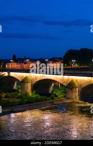 Pont George V de nuit, fleuve Loire, ville d'Orléans, département de Loiret, vallée de la Loire, France, Europe Banque D'Images