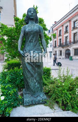 Statue de la Loire, bâtiments du Conseil à l'extérieur, ville d'Orléans, département de Loiret, vallée de la Loire, France, Europe Banque D'Images