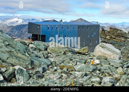 Berghütte Cabane de Tracuit, Zinal, Val d’Anniviers, Wallis, Schweiz / cabane de montagne Cabane de Tracuit, Zinal, Val d’Anniviers, Valais, Suisse Banque D'Images