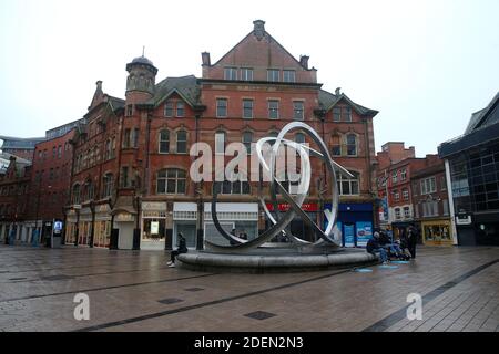 Belfast : des rues vides à la veille de la photo de Noël Mal McCann Banque D'Images