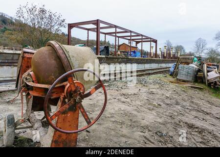 La gare centrale de Corwen est en construction par le volontaire Llangollen Railway Trust pour prolonger leur ligne jusqu'à la ville De Corwen au pays de Galles Banque D'Images