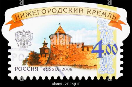 MOSCOU, RUSSIE - 28 MARS 2020: Timbres-poste imprimés en Russie montre Nizhny Novgorod Kremlin, 6e numéro définitif de la série de la Fédération de Russie, cir Banque D'Images