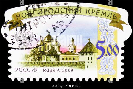 MOSCOU, RUSSIE - 28 MARS 2020: Timbres-poste imprimés en Russie montre Novgorod Kremlin, 6e numéro définitif de la série de la Fédération de Russie, vers 2009 Banque D'Images