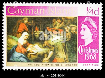 MOSCOU, RUSSIE - 28 JUIN 2020 : timbre-poste imprimé dans les îles Caïmans, affiche l'adoration des bergers, série de Noël 1968, vers 1969 Banque D'Images