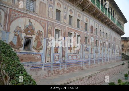 Un bijou caché à côté des sentiers touristiques: La ville de Bikaner avec ses maisons merveilleusement peintes Banque D'Images