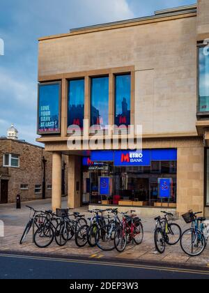 Succursale de Metro Bank dans le centre de Cambridge au Royaume-Uni. Metro Bank est une banque britannique challenger fondée en 2010. Banque D'Images