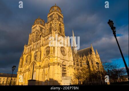 France, Loiret (45), Orléans, Cathédrale Sainte Croix Banque D'Images