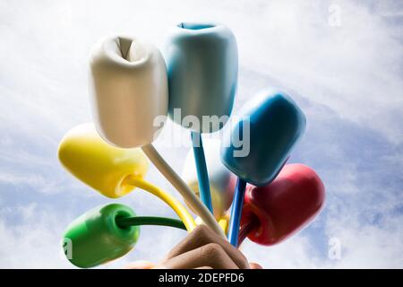 Détail de la sculpture « bouquet de tulipes » de l'artiste américain Jeff Koons lors de son dévoilement près du musée du petit Palais à Paris le 4 octobre 2019. La sculpture 'bouquet de Tulips' est dédiée aux victimes de l'attaque Bataclan.photo de Raphaël Lafargue/ABACAPRESS.COM Banque D'Images