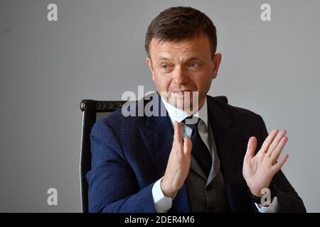 Le groupe financier tchèque-slovaque Penta a confirmé que son copropriétaire Hascak avait été accusé, considère que la police raid dans son siège, manifestation de force à Bratislava, Slovaquie, le 1er décembre 2020. PHOTO DE DOSSIER partenaire de Penta Investments Jaroslav Hascak parle lors de la conférence de presse sur les résultats et les plans d'affaires, à Prague, en République tchèque, le 18 avril 2018. Le groupe Penta Investments a augmenté son bénéfice d'exploitation de 19 % pour atteindre un record de 10,1 milliards de Kc10,1 milliards en 2017, avec une croissance de 21 % à 178 milliards de Kc178 milliards, et le bénéfice net consolidé a atteint 6,2 milliards de Kc6,2 milliards, soit le deuxième plus grand montant à partir de Banque D'Images