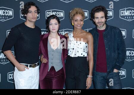 Evan Evagora, ISA Briones, Michelle Hurd et Santiago Cabrera assistant au Comic con Paris 2019 à la Grande Halle de la Villette à Paris, France, le 27 octobre 2019. Photo d'Aurore Marechal/ABACAPRESS.COM Banque D'Images