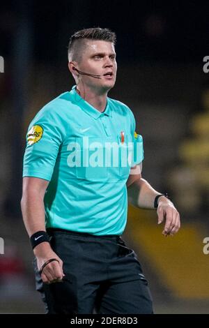 Deventer, pays-Bas. 1er décembre 2020. DEVENTER, Stadium de Adelaarshorst, 01-12-2020, saison 2020/2021, Dutch Keuken Kampioen Divie. Résultat final 0-1, Referee Jesse Rozendal pendant le match Vas-y Eagles - Jong AZ crédit: Pro Shots/Alamy Live News Banque D'Images