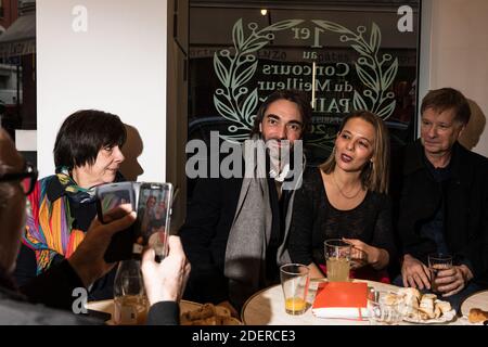 Cedric Villani, dissident candidat à la République en Marche pour maire de Paris, visite les boutiques de la rue Daguerre, dans le 14ème arrondissement de Paris, France, le 31 octobre 2019. Photo de Daniel Derajinski/ABACAPRESS.COM Banque D'Images