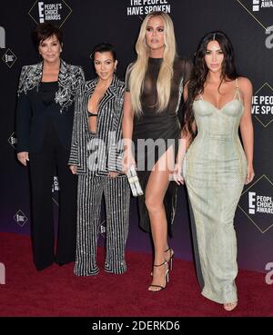 Kris Jenner, Kourtney Kardashian, Khloé Kardashian et Kim Kardashian assistent à la 2019 E! People's Choice Awards au Barker Hangar le 10 novembre 2019 à Santa Monica, CA, États-Unis. Photo de Lionel Hahn/ABACAPRESS.COM Banque D'Images