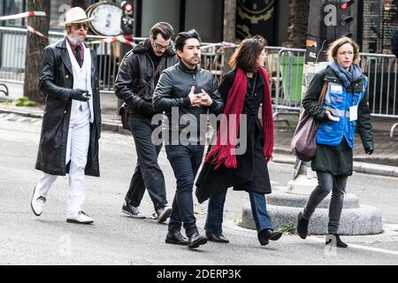 Jesse Hughes, leader du groupe Eagles of Death Metal, arrive au mémorial des victimes des attentats de Paris pour la cérémonie du souvenir qui s'est tenue devant le Bataclan où 90 personnes ont été tuées par l'attaque terrotiste du 13 novembre 2015, Revendiqué par l'État islamique d'Irak et Levant (ISIL) lors d'un concert du Death Metal Eagles, Paris, 11ème arrondissement, France, 13 novembre 2019. Photo de Daniel Derajinski/ABACAPRESS.COM Banque D'Images