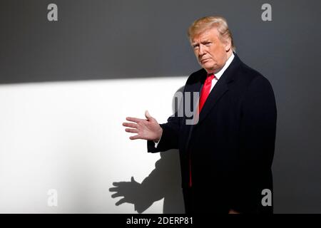 Le président américain Donald Trump fait des vagues alors qu'il se rend au bureau ovale de la Maison Blanche à Washington le 13 novembre 2019. Photo de Yuri Gripas/ABACAPRESS.COM Banque D'Images