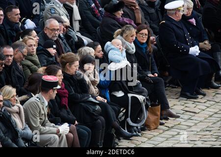 L'ancien maire de Mulhouse Jean-Marie Bockel, père de Pierre-Emmanuel Bockel décédé au Mali, sa mère Marie-Odile Bockel et sa fiancée Camille assistent à la cérémonie d'hommage militaire de 13 soldats tués au Mali au monument des Invalides, le 2 décembre 2019 à Paris. Lors de ses plus grands funérailles militaires depuis des décennies, la France honore 13 soldats tués lorsque leurs hélicoptères ont heurté le Mali alors qu'ils étaient en mission de combat contre des extrémistes affiliés au groupe de l'État islamique. Photo de Raphael Lafargue/ABACAPRESS.COM Banque D'Images