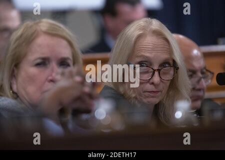 Mary gay Scanlon (démocrate de Pennsylvanie), Représentante des États-Unis, écoute lors de l'audience de la Commission de la Chambre des États-Unis sur le pouvoir judiciaire avec les experts en droit constitutionnel Noah Feldman, de l'Université Harvard, Pamela Karlan, de l'Université Stanford, Michael Gerhardt, de l'Université de Caroline du Nord, Et Jonathan Turley de la George Washington University Law School sur Capitol Hill à Washington, DC, Etats-Unis, le mercredi 4 décembre 2019. Photo de Stefani Reynolds/CNP/ABACAPRESS.COM Banque D'Images