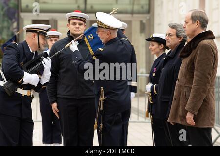 Le Prince Jean d'Orléans, Comte de Paris, assiste en présence du Maire de Neuilly Jean-Christophe Fromantin à la cérémonie de présentation du drapeau de la préparation militaire marine 'Amiral de Joinville' le 7 septembre 2019 au Théâtre des Sablons à Neuilly-sur-Seine, France. Photo de David Niviere/ABACAPRESS.COM Banque D'Images