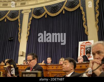 Le représentant Doug Collins (républicain de Géorgie), membre du classement de la Commission judiciaire de la Chambre des États-Unis, au centre, s'exprime lors de l'audience de la Commission de la Chambre des États-Unis sur le pouvoir judiciaire « The impeachment Inquiry to President Donald J. Trump: Présentations de la Commission permanente du renseignement et de la Commission judiciaire de la Chambre des États-Unis à Capitol Hill à Washington, DC, USA, le lundi 9 décembre 2019. Photo d'Alex Wroblewski/CNP/ABACAPRESS.COM Banque D'Images