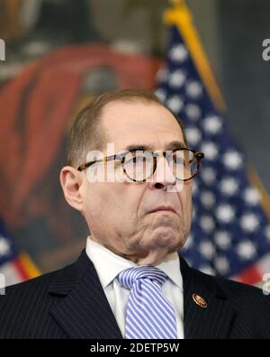 Le représentant des États-Unis Jerrold Nadler (démocrate de New York), écoute lors d'une conférence de presse présentant des articles sur la destitution du président Donald J. Trump, à Capitol Hill à Washington, DC, le mardi 10 décembre 2019. Photo par Alex Wroblewski / CNP/ABACAPRESS.COM Banque D'Images