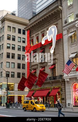 Cartier Mansion avec 2020 décorations de vacances sur Fifth Avenue, NYC, Etats-Unis Banque D'Images