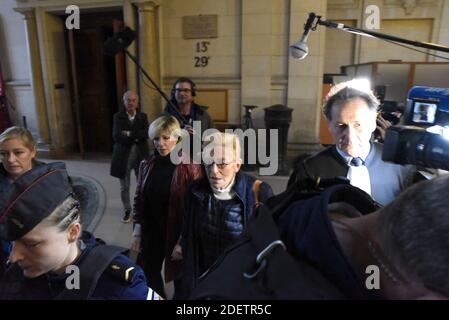La politicienne française Isabelle Balkany avec son avocat Pierre-Olivier sur arrive en cour pour le début du procès d'appel de son mari pour fraude fiscale. Son mari Patrick Balkany, maire de Levallois-Perret de longue date et ancien combattant de la politique de droite, est en prison pour blanchiment d'argent. Paris, France, le 11 décembre 2019. Photo de Patrice Pierrot/avenir Pictures/ABACAPRESS.COM Banque D'Images