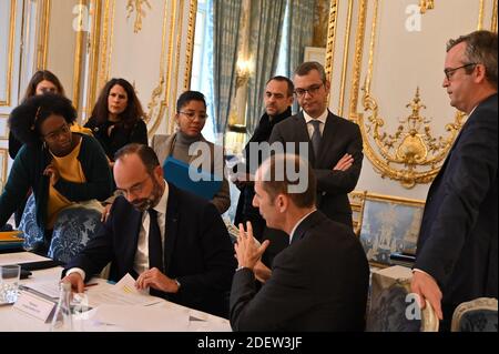 Conseil des ministres Edouard Phillippe Charles HufnagelAlexis Kohler (sectaire général de l'Elysée) Zelia Cesarion Sibeth N Daye porte libération conditionnelle Thomas Fatome dir CAB adjoint préparation du point de presse hébdomadaire Marianne Zalc-Muller (conséillere Sibeth n'Daye) - le premier ministre Philippe Édouard, France - le Miné Édouard. Photo Elodie Gregoire/ABACAPRESS.COM Banque D'Images