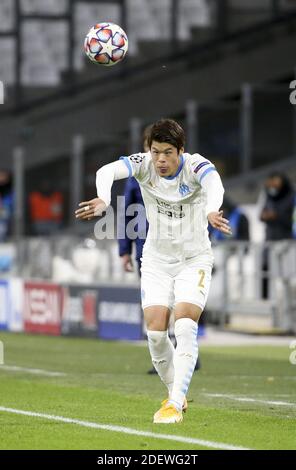 Marseille, France. 1er décembre 2020. Hiroki Sakai de Marseille lors de la Ligue des champions de l'UEFA, match de football du Groupe C entre l'Olympique de Marseille (OM) et l'Olympiacos FC (Olympiakos) le 1er décembre 2020 au Stade vélodrome de Marseille, France - photo Jean Catuffe / DPPI / LM crédit: Paola Benini / Alamy Live News Banque D'Images