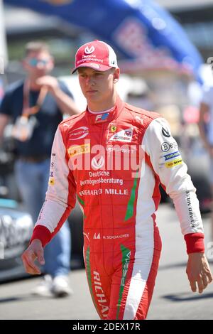 Montage photo: Mick Schumacher va conduire en Formule 1 pour Team Haas à partir de 2021. Archive photo; Mick SCHUMACHER (Prema Racing), Formule 2, action, image unique, coupe simple, demi-figure, demi-figure. Formule 1: GP d'Autriche, Red Bull Ring Zeltweg, Spielberg, saison 2019, le 28 juin 2019 | utilisation dans le monde entier Banque D'Images