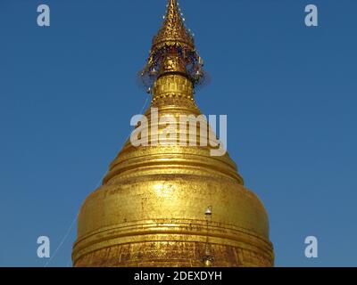 Pagode de Kuthodaw, le plus grand livre du monde, Mandalay, Myanmar Banque D'Images