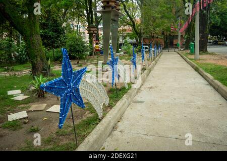 Illuminations de Noël dans le parc de Medellin, Colombie Banque D'Images