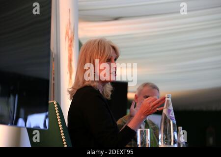 Joanna Lumley OBE au Boswell Book Festival Dumfries House, East Ayrshire, Écosse, Royaume-Uni. Banque D'Images