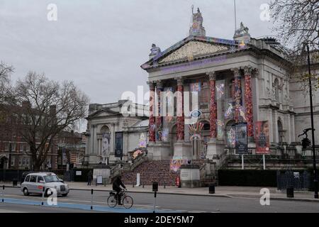 Londres, Angleterre - 02-12-2020. Se souvenir D'UN monde meilleur. Une commission d'hiver 2020 de Tate Britain par Chilia Kumari Singh Burman. (Photo de Sam Mellish Banque D'Images