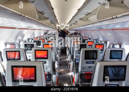 Bogota, Colombie - 30 janvier 2019 : cabine d'avion Avianca Airbus A321neo à l'aéroport de Bogota (BOG) en Colombie. Airbus est un fabricant européen d'avions Banque D'Images